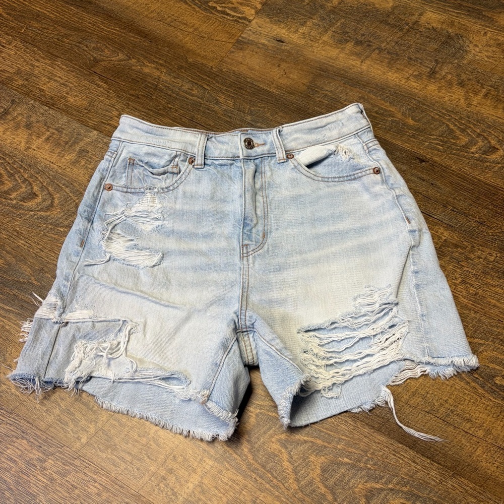 American Eagle Baggy Mom Shorts Womens 4 Blue High Rise Light Wash Denim Cutoff - Picture 1 of 8